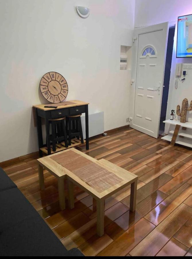 Studio Meuble Tout Equipe!! Boujan-sur-Libron Екстер'єр фото