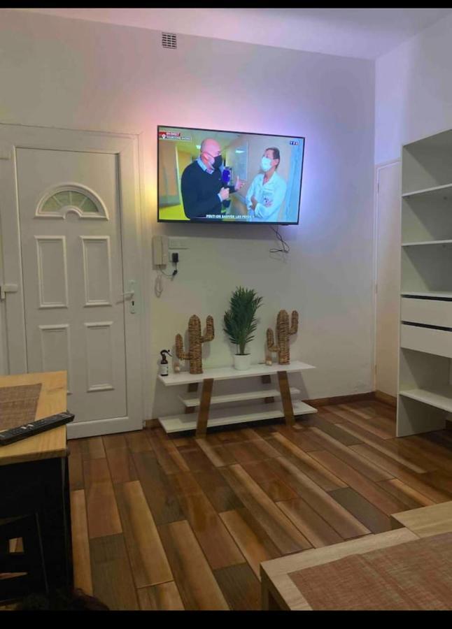 Studio Meuble Tout Equipe!! Boujan-sur-Libron Екстер'єр фото
